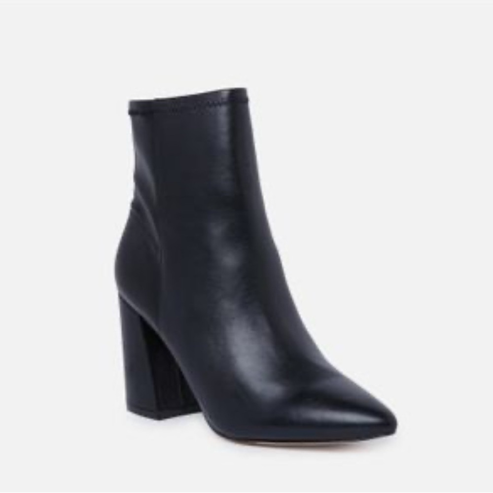 🌿 Black Ankle Boots